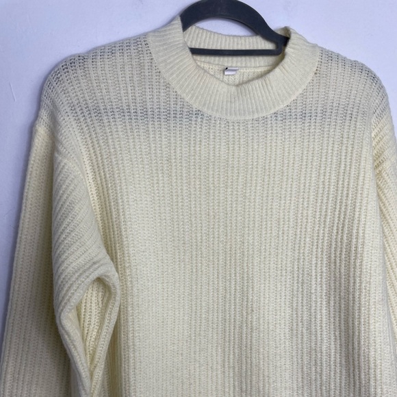 UNIQLO plush soft buttery cream sweater - Picture 2 of 7